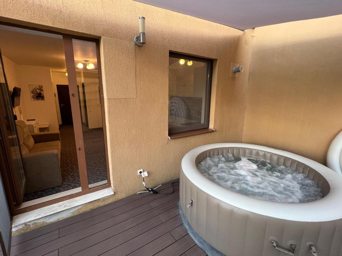 Coroni Studio With Jacuzzi Braşov Esterno foto