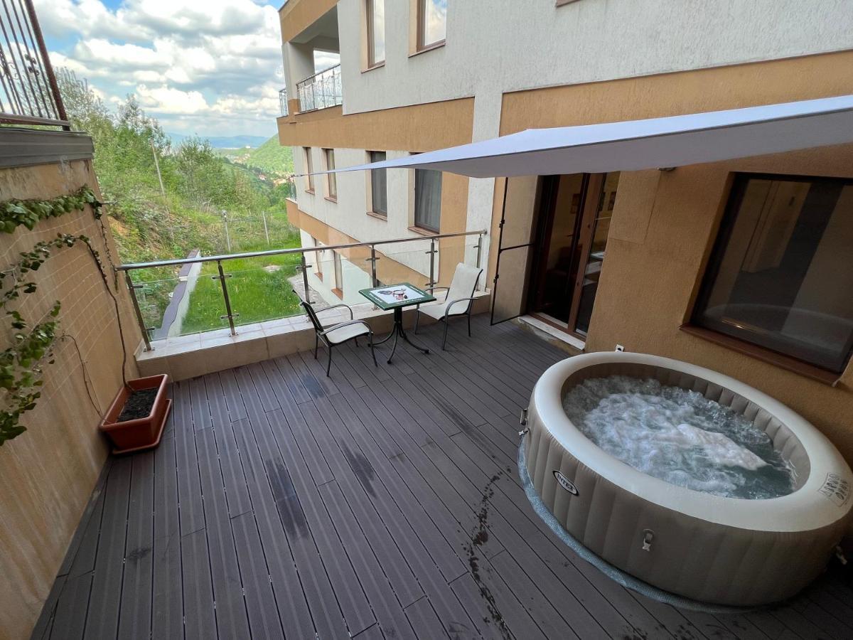 Coroni Studio With Jacuzzi Braşov Esterno foto